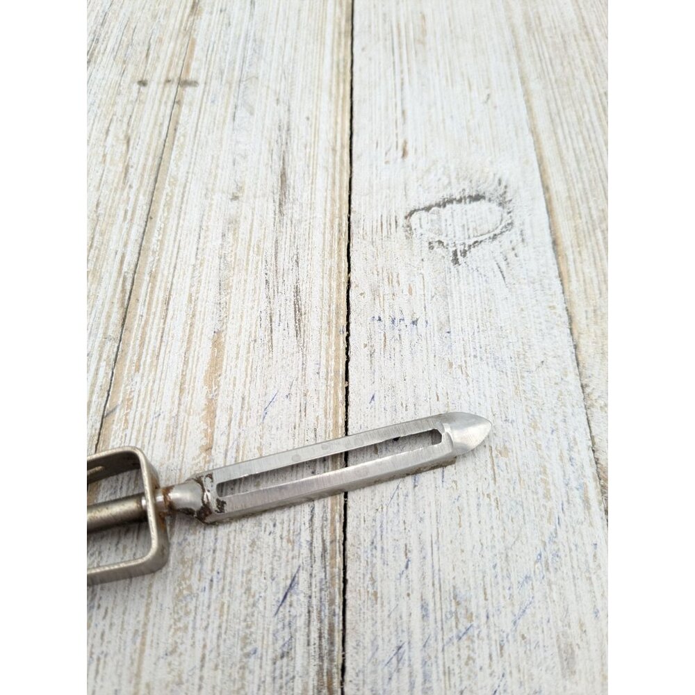 Turner & Seymour Stainless Steel #3 Floating Blade Vegetable Potato Peeler 6" - Picture 5 of 6